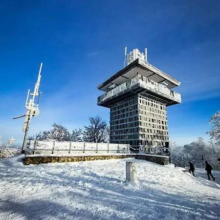 Deutsche Eiche Fruehstueckspension Und بيت ضيافة 3*