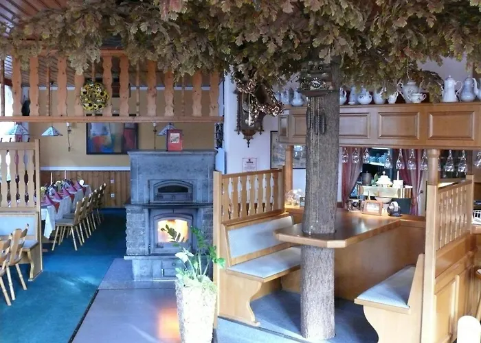 Deutsche Eiche Fruehstueckspension Und 3* Grossschoenau